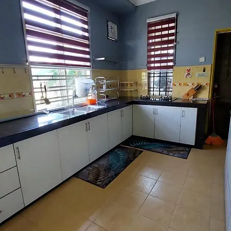 Dhia Homestay Macang Exterior photo